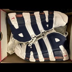 Nike uptempo Knicks